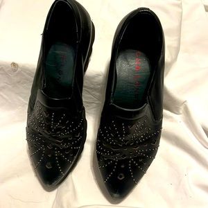 Genuine leather date stamped Sasha London size 9M